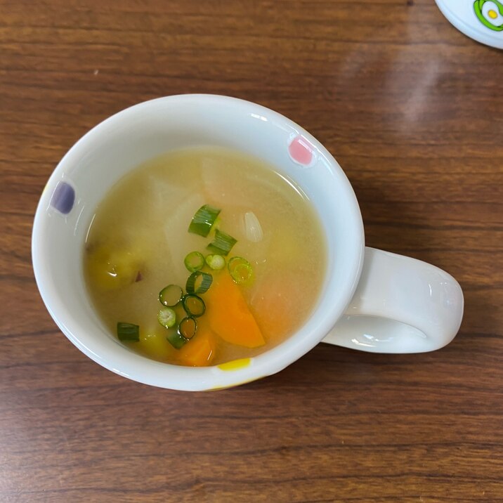 サツマイモ&玉ねぎ&にんじんの味噌汁☆